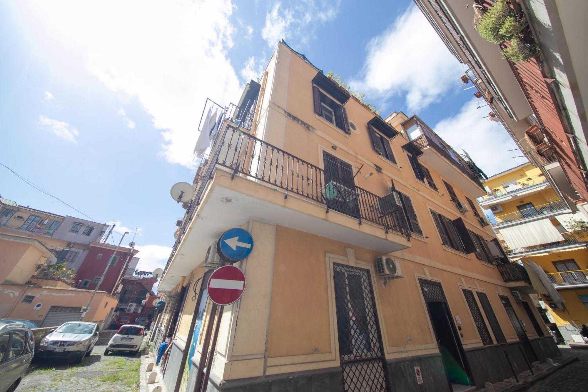 Casa Vacanze Alma B&B Grazioso Appartamento Sul Lungomare Di Pozzuoli A 300Mt Dal Centro E Dal Rione Terra By Movery Экстерьер фото