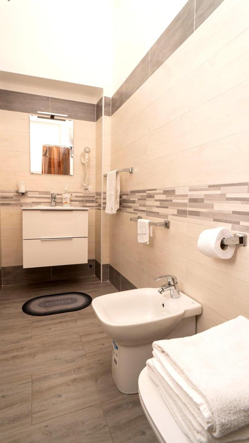 Casa Vacanze Alma B&B Grazioso Appartamento Sul Lungomare Di Pozzuoli A 300Mt Dal Centro E Dal Rione Terra By Movery Экстерьер фото